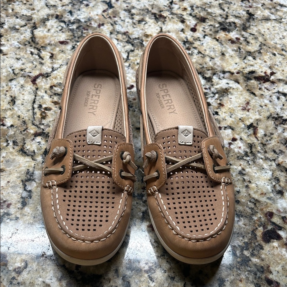 Sperry Women's Coil Ivy Perforated size 7.5M